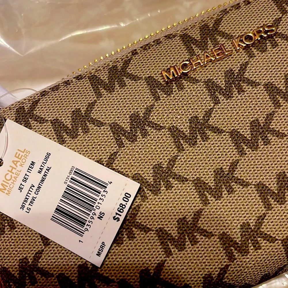 Michael Kors Jet Set Item